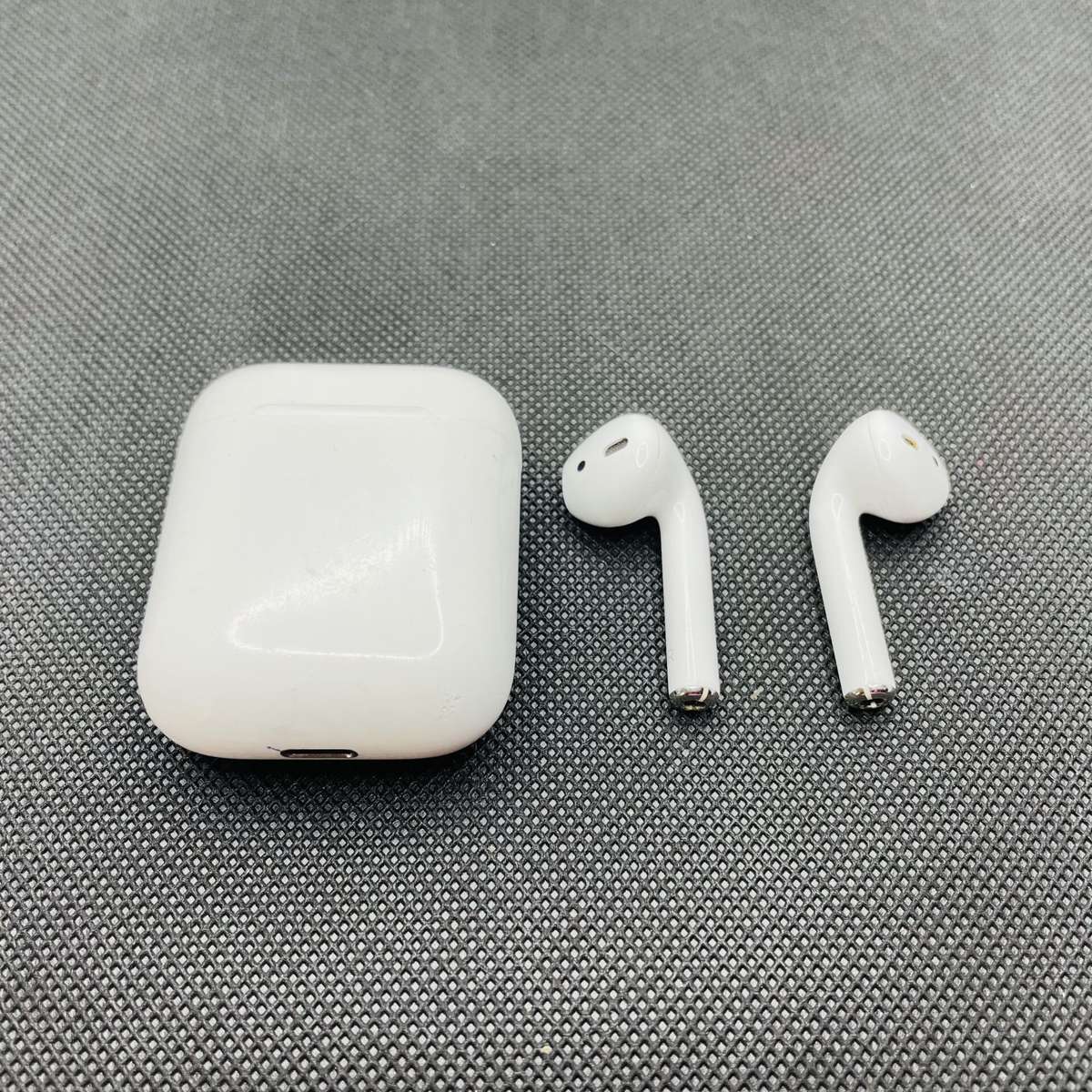 Apple AirPods 1st Gen White