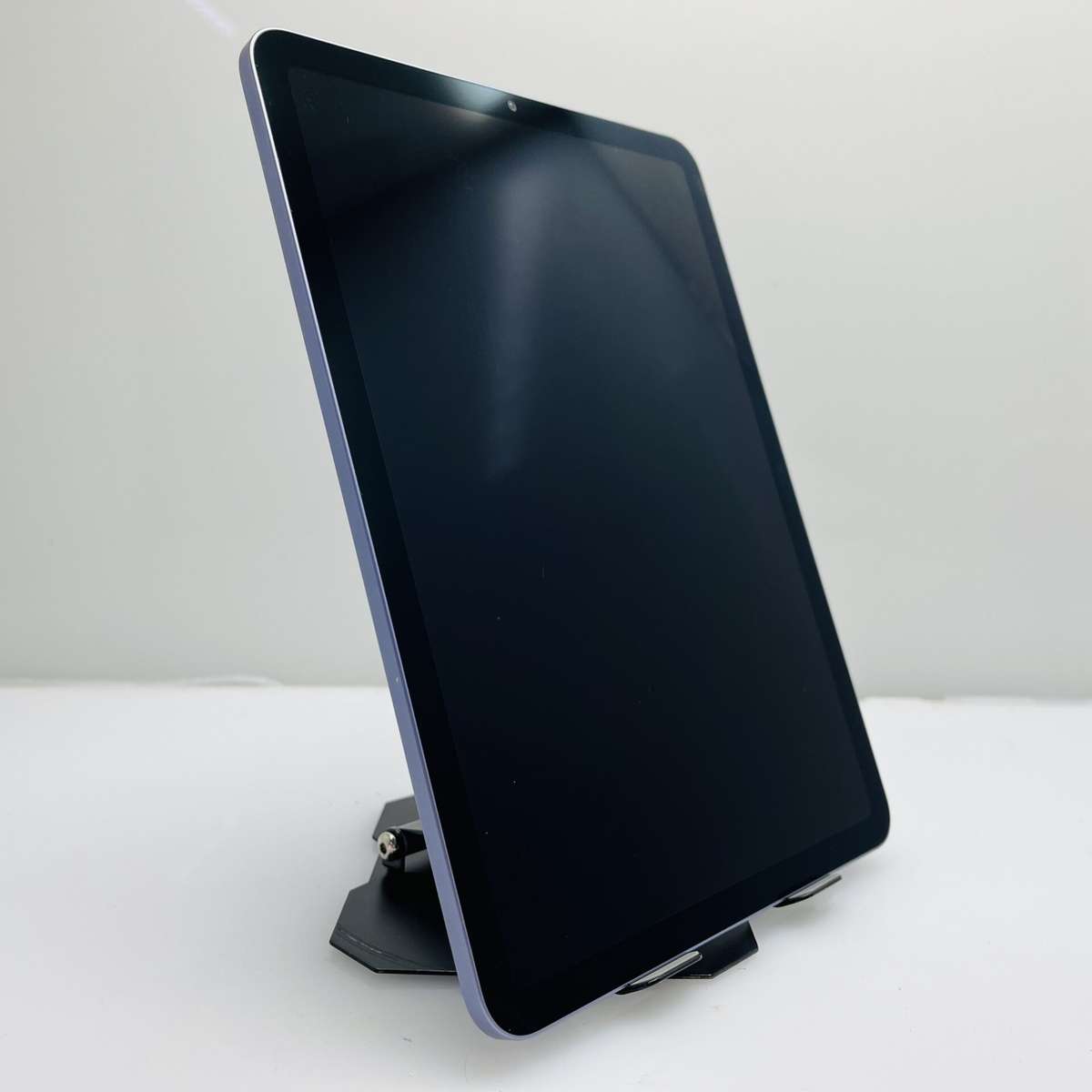 Apple iPad Air M1 5th Gen (WiFi Only) 64GB Space Grey - Bright Spots - (Grade B)