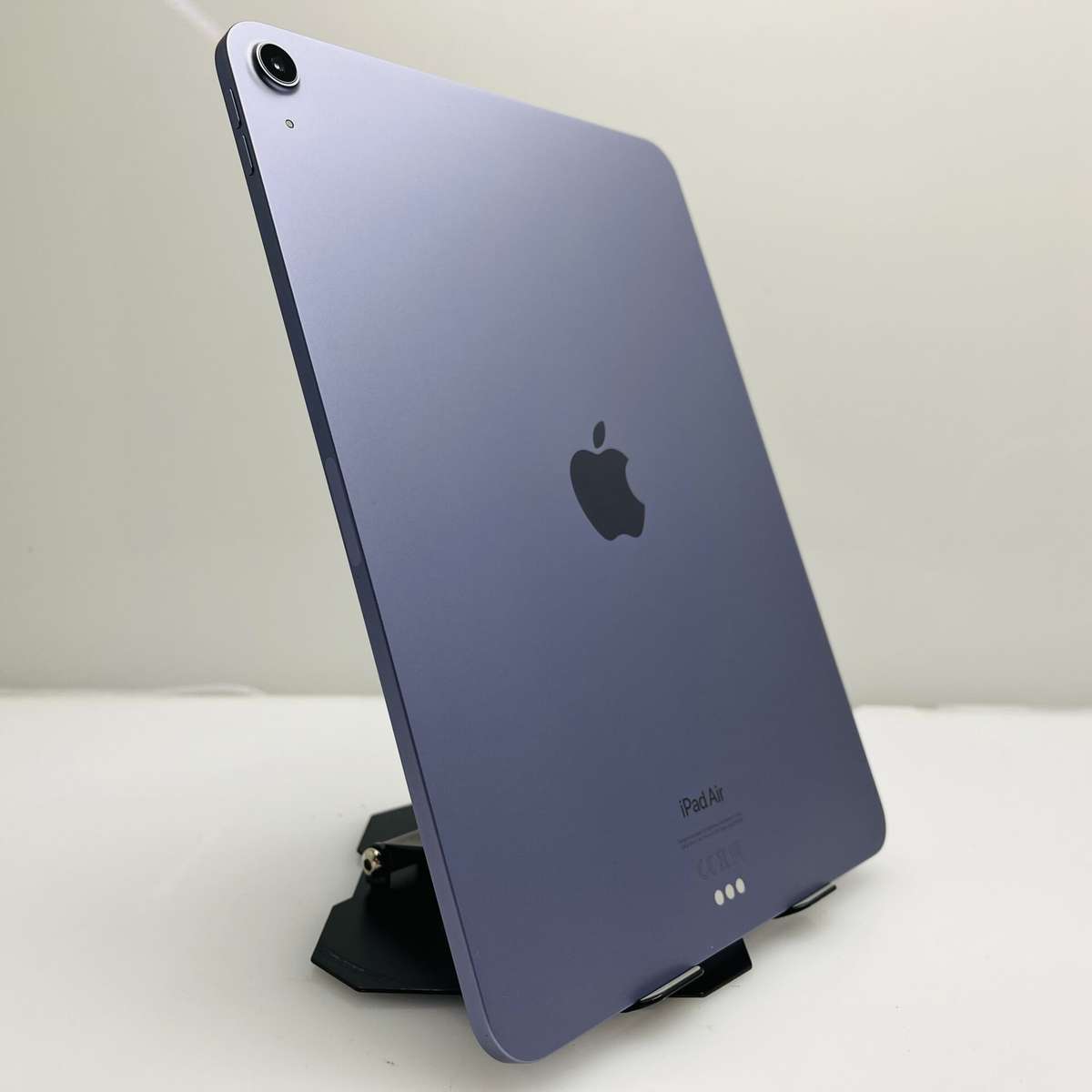 Apple iPad Air M1 5th Gen (WiFi Only) 64GB Space Grey - Bright Spots - (Grade B)