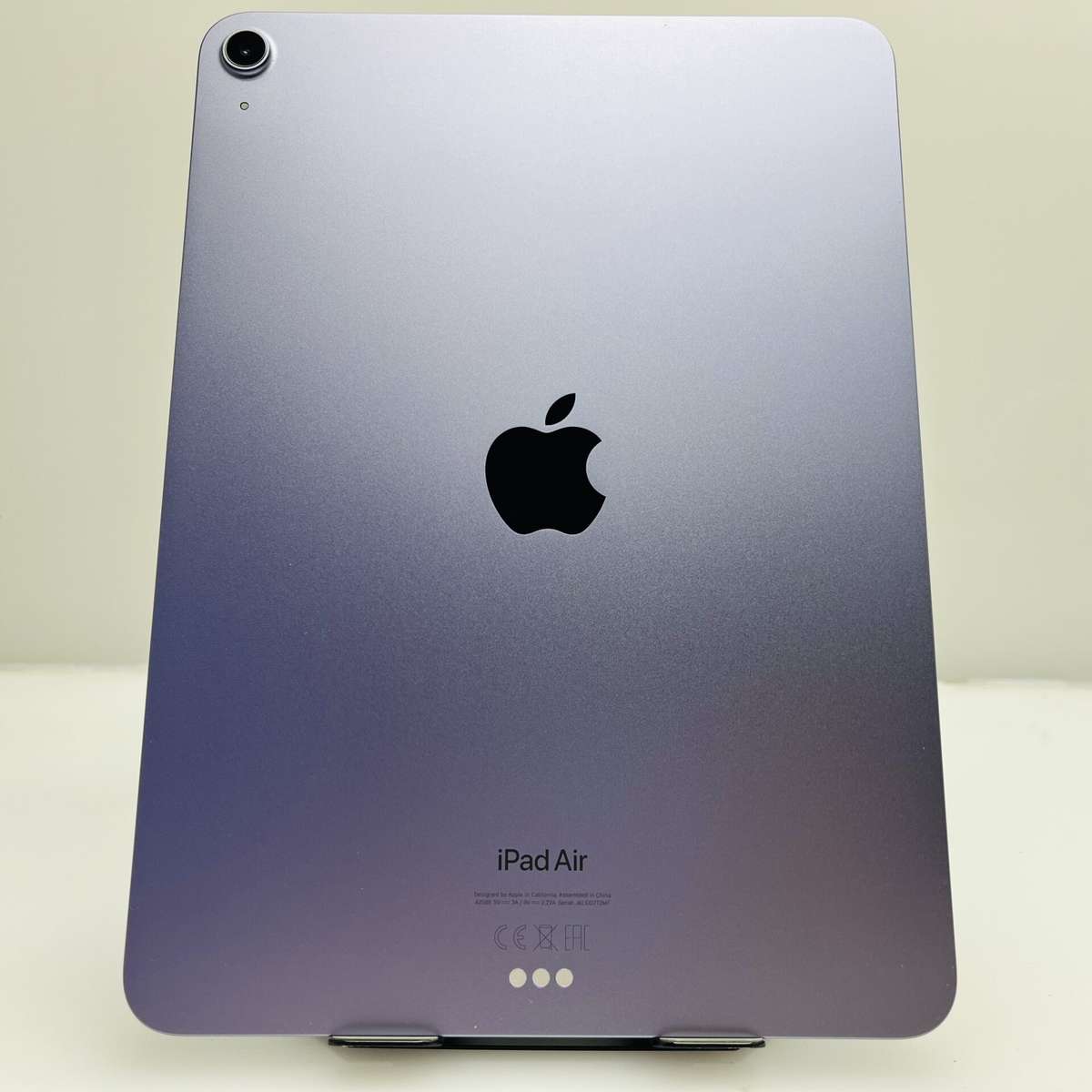 Apple iPad Air M1 5th Gen (WiFi Only) 64GB Space Grey - Bright Spots - (Grade B)