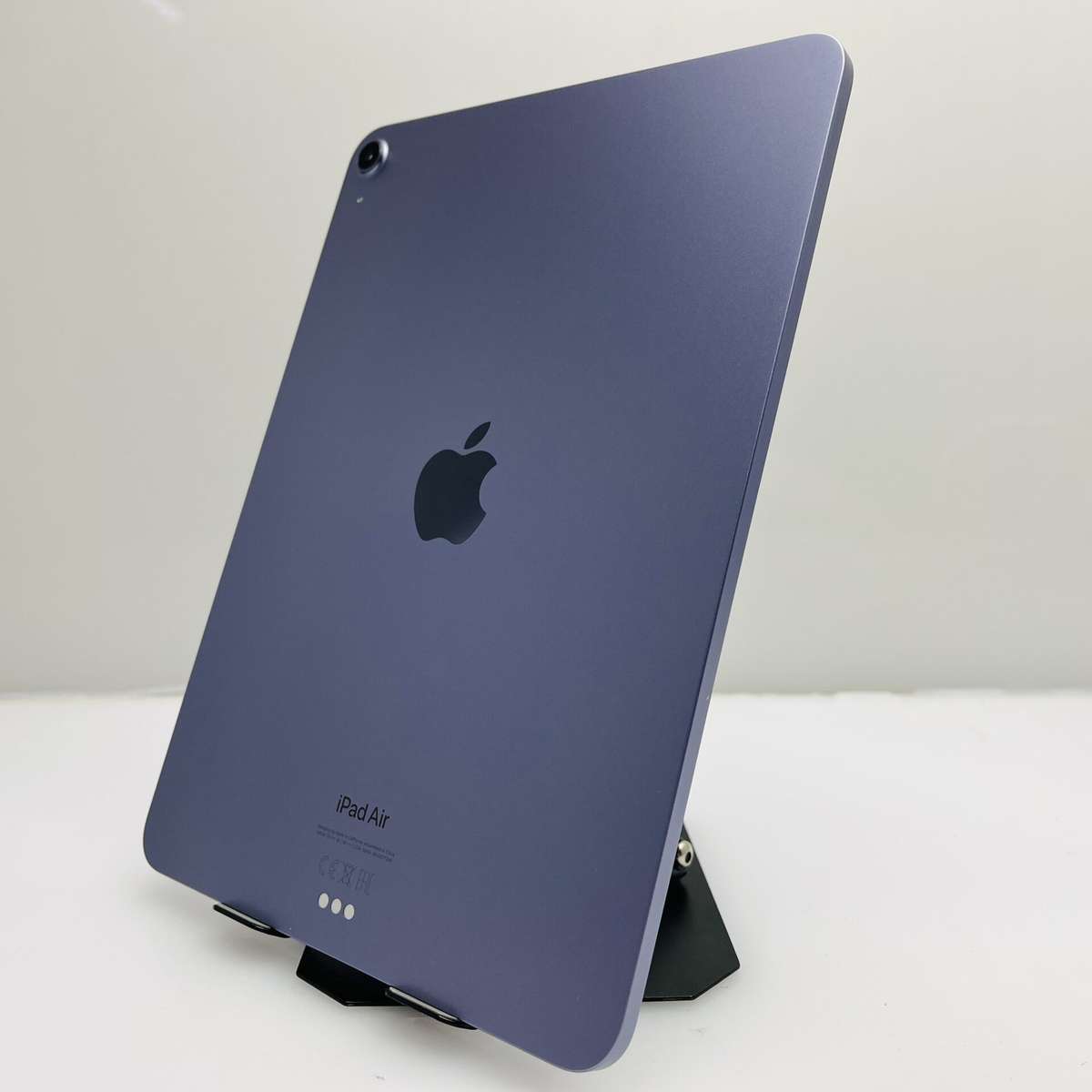Apple iPad Air M1 5th Gen (WiFi Only) 64GB Space Grey - Bright Spots - (Grade B)