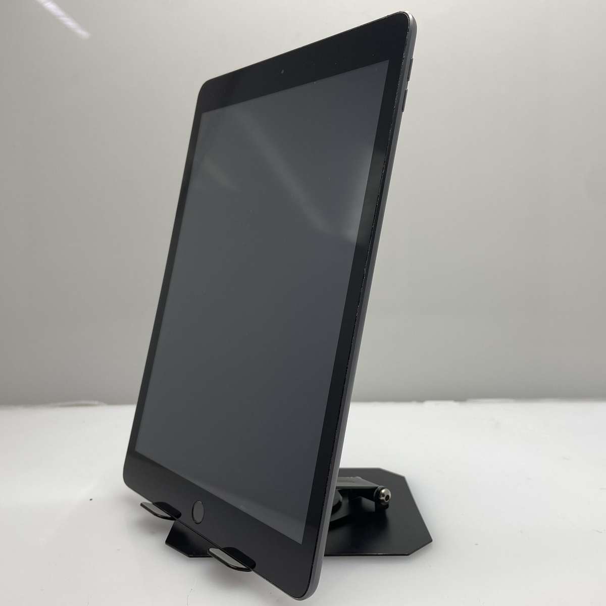 Apple iPad 10.2" 9th Gen 64GB (WiFi Only) Space Grey (3 Month Warranty) - LCD Marks