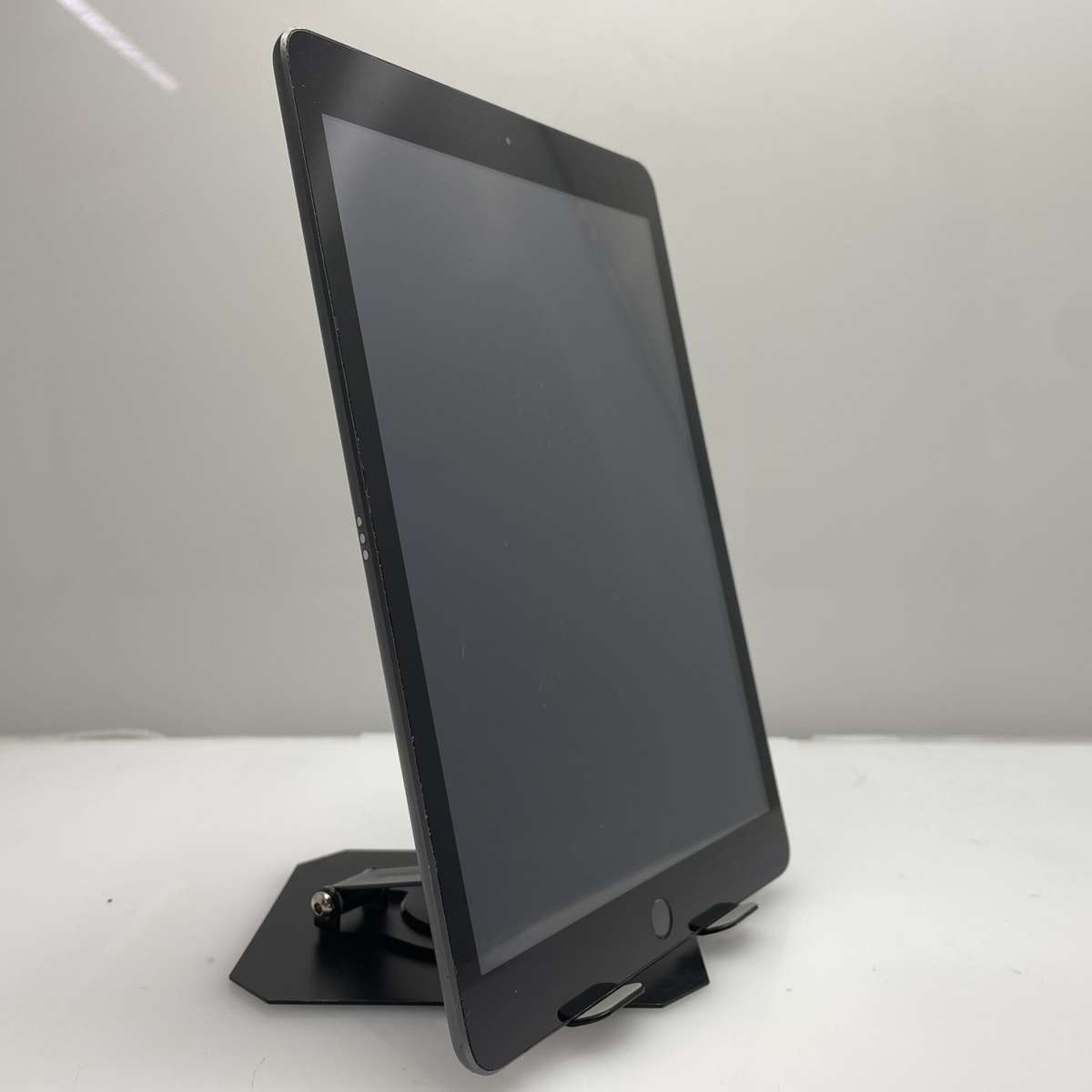 Apple iPad 10.2" 9th Gen 64GB (WiFi Only) Space Grey (3 Month Warranty) - LCD Marks