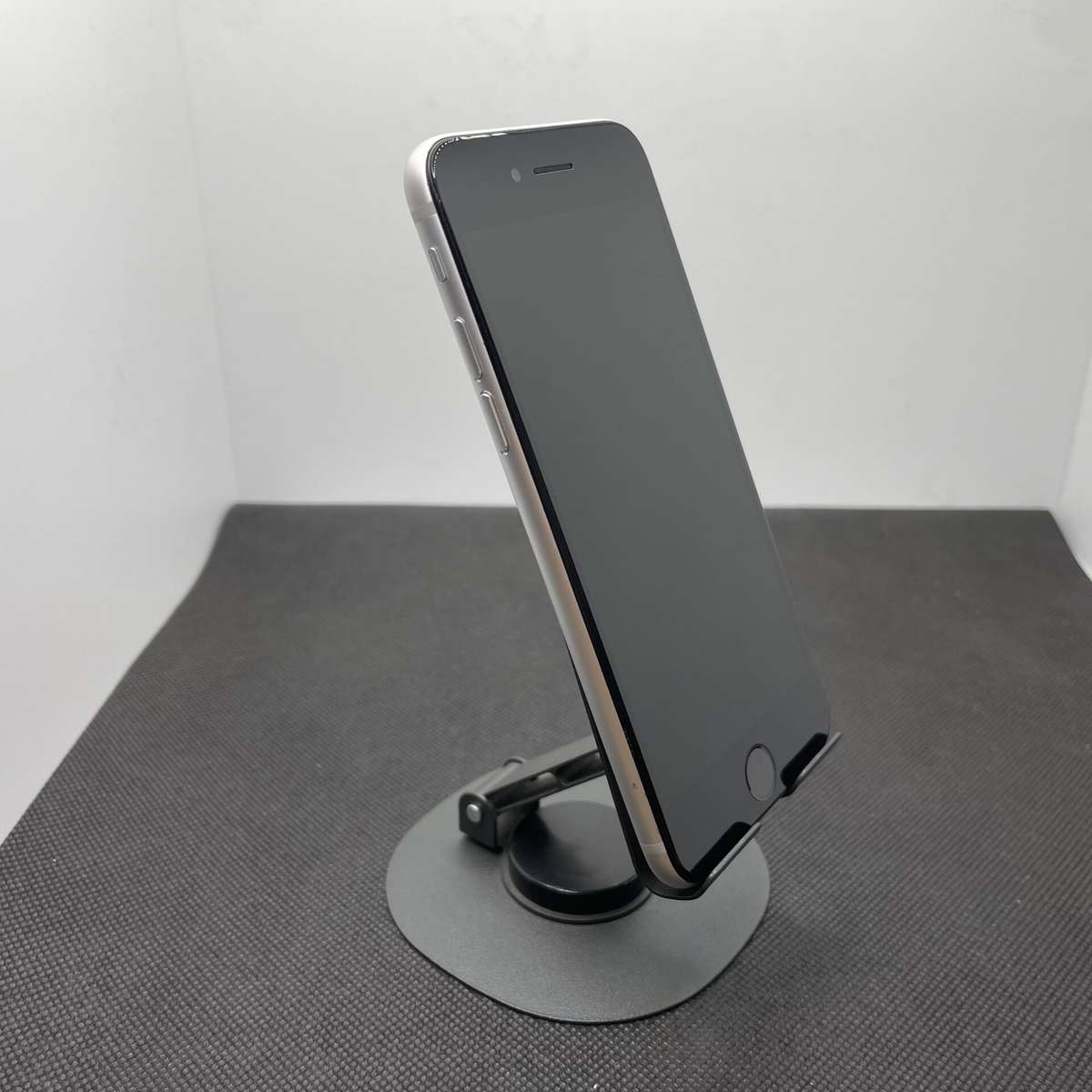 Apple iPhone 8 64GB Silver - (Grade B)