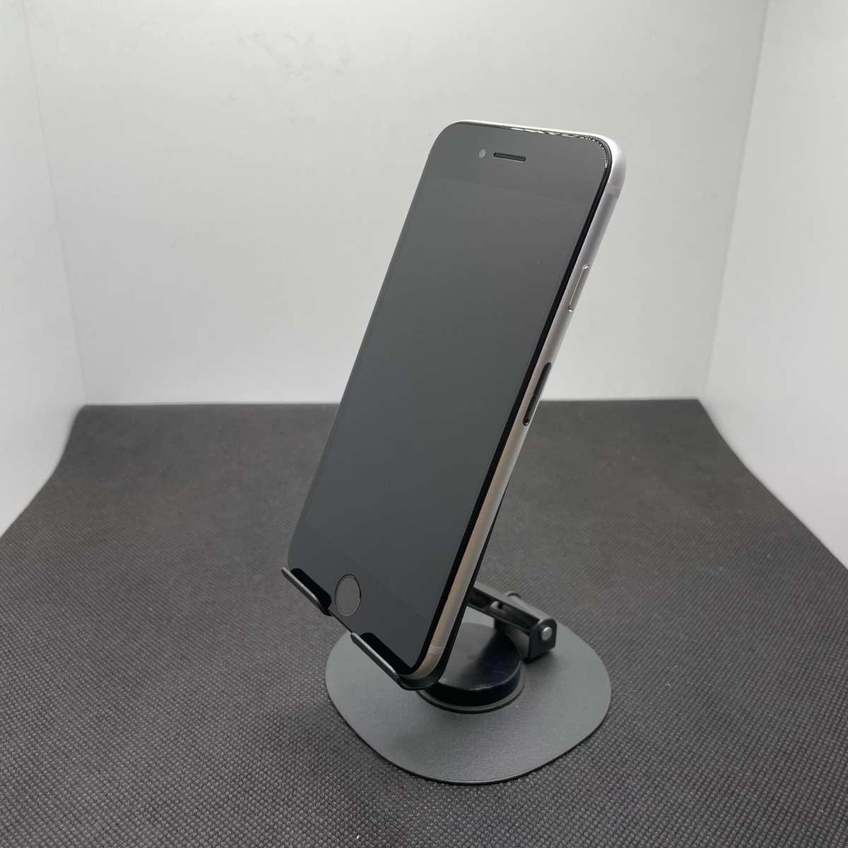 Apple iPhone 8 64GB Silver - (Grade B)