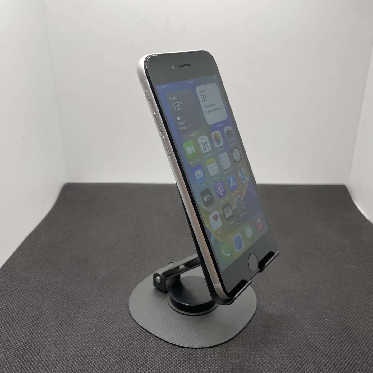 Apple iPhone 8 64GB Silver - (Grade B)