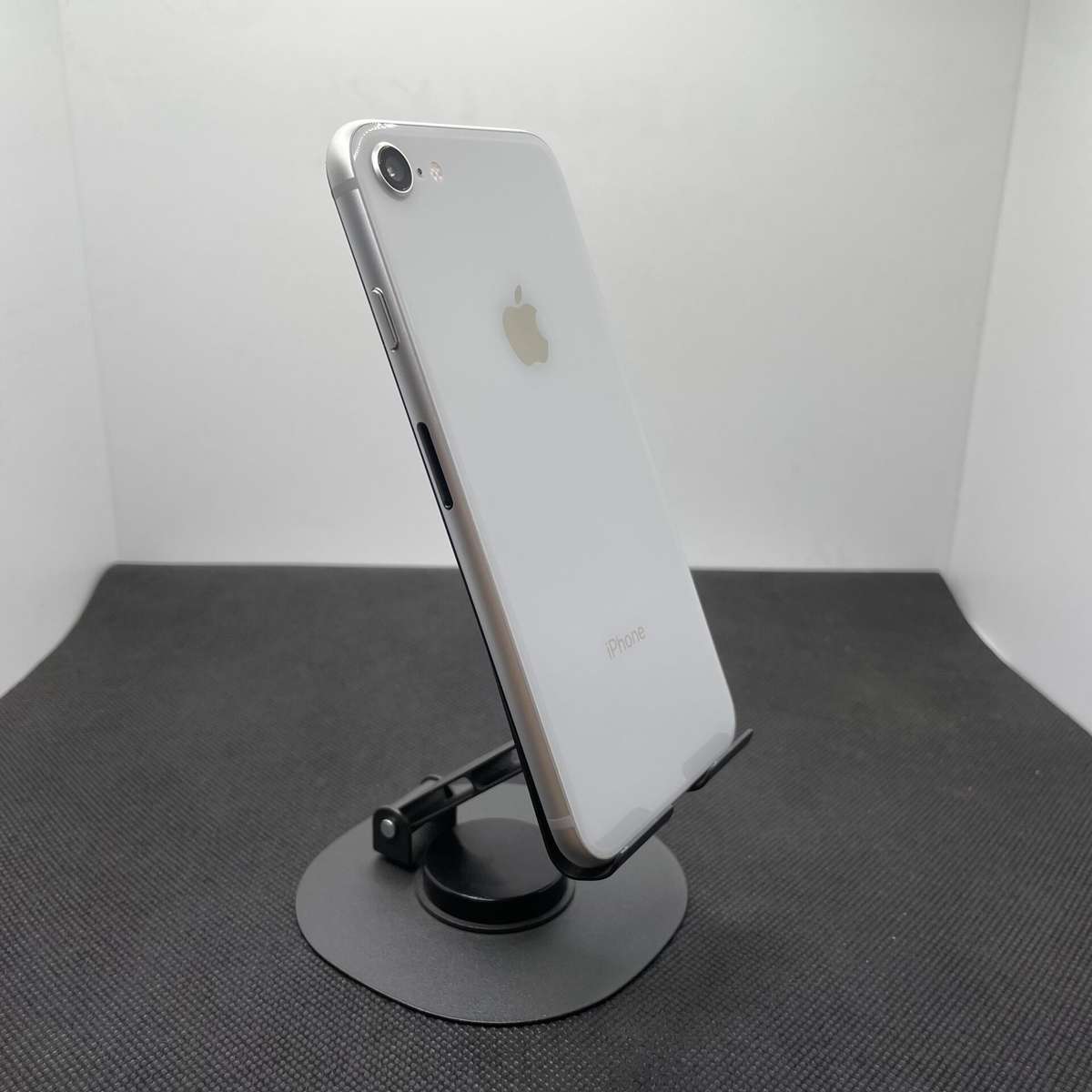 Apple iPhone 8 64GB Silver - (Grade B)
