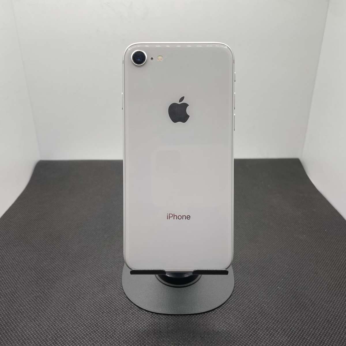 Apple iPhone 8 64GB Silver - (Grade B)