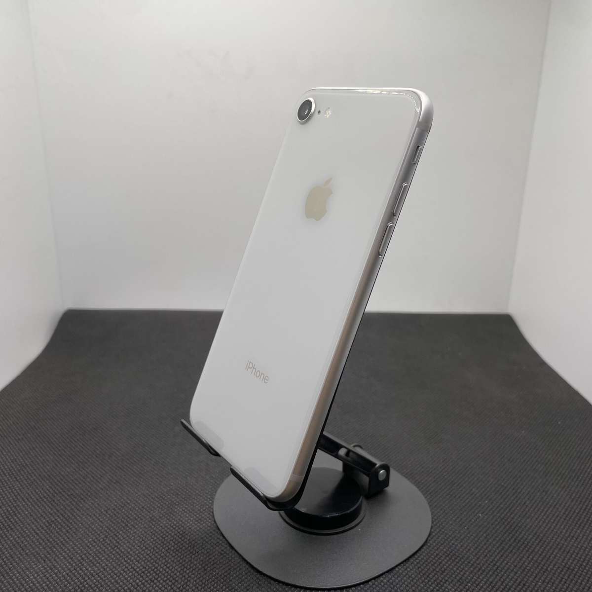 Apple iPhone 8 64GB Silver - (Grade B)