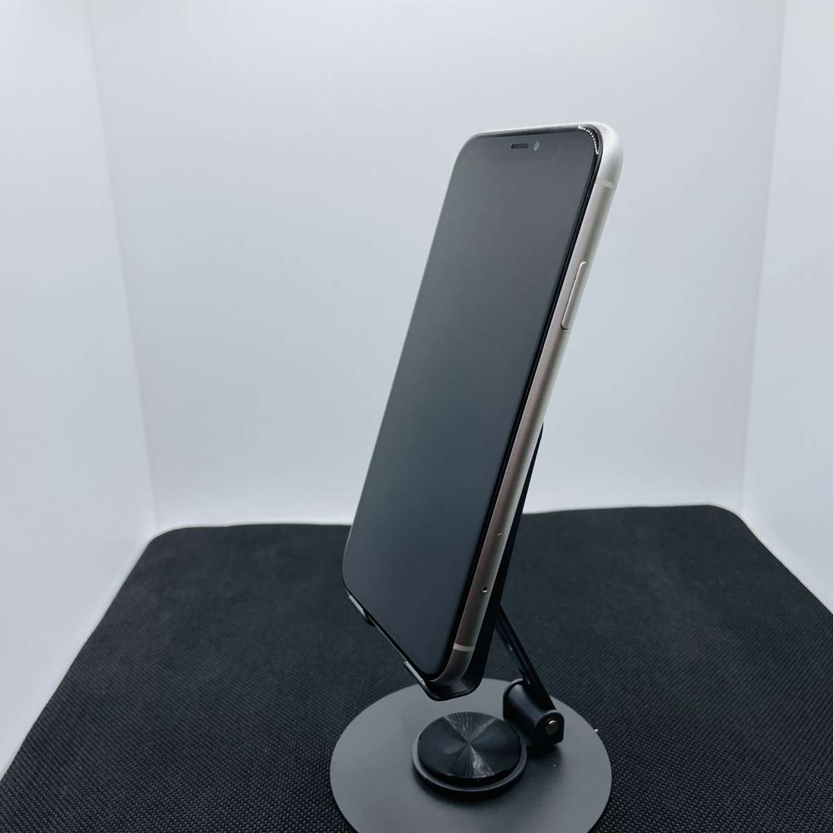 Apple iPhone XR 64GB White (3 Month Warranty) - Minor Bright Spots