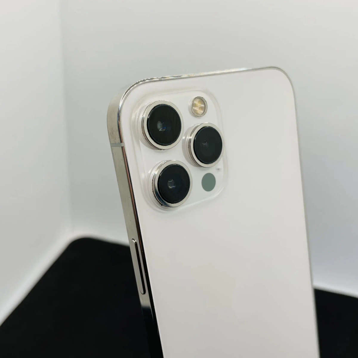 Apple iPhone 12 Pro Max 128GB Silver  (Grade B)