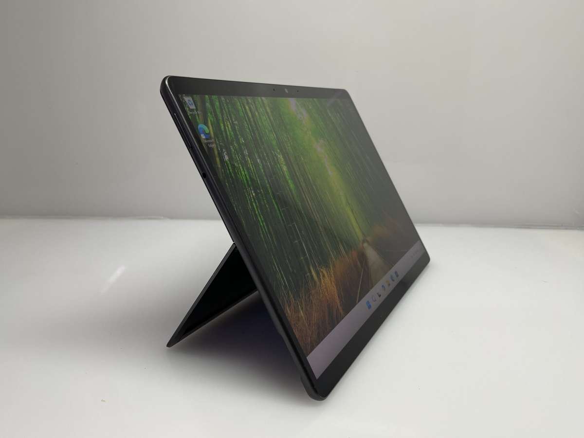 Microsoft Surface Pro 8 11th Gen "Core" i7 3.00GHz 16GB RAM 512GB SSD Graphite (Grade B) - Minor ...