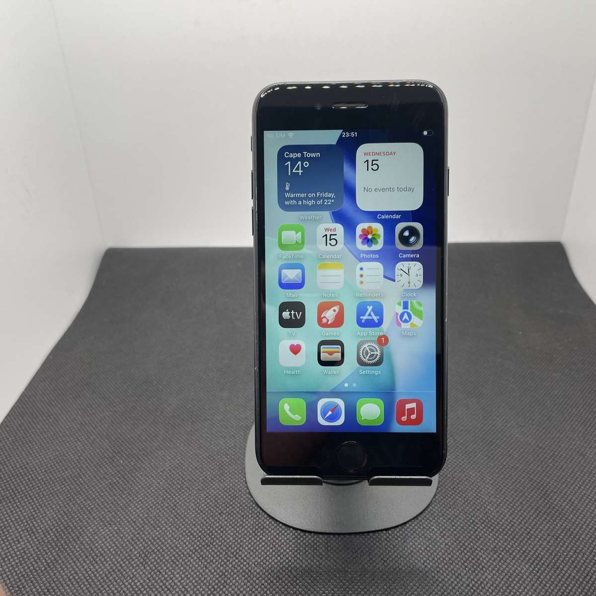 Apple iPhone SE (2020) Black 64GB - No Touch ID