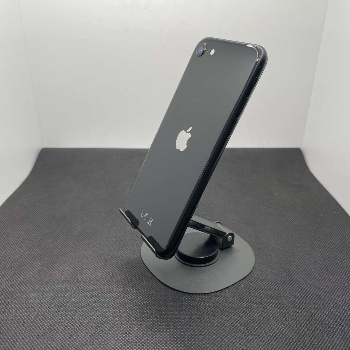 Apple iPhone SE (2020) Black 64GB - No Touch ID