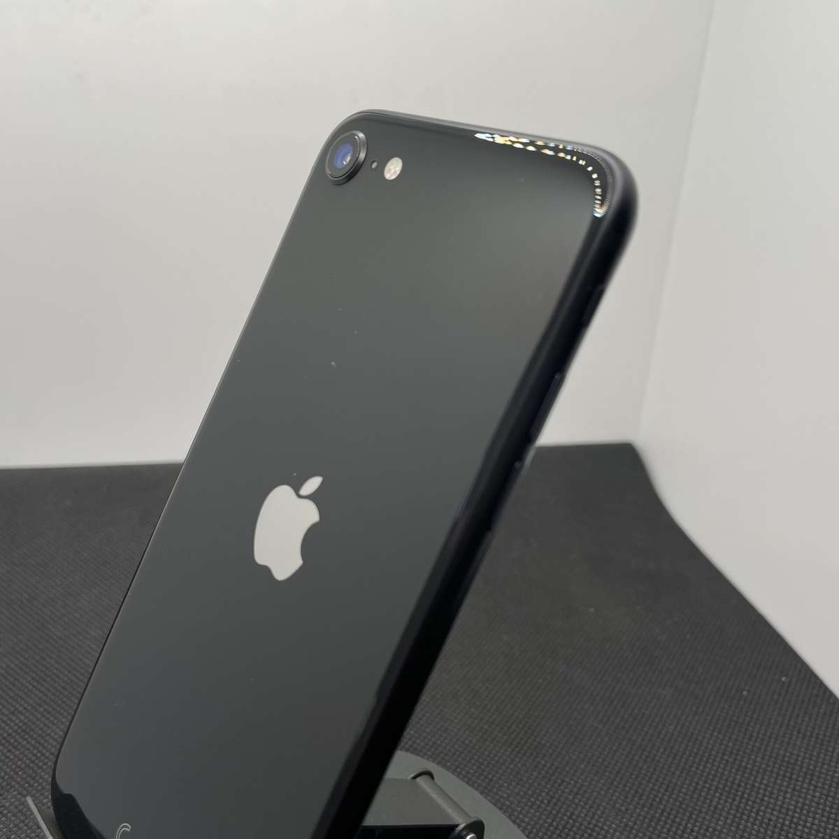 Apple iPhone SE (2020) Black 64GB - No Touch ID