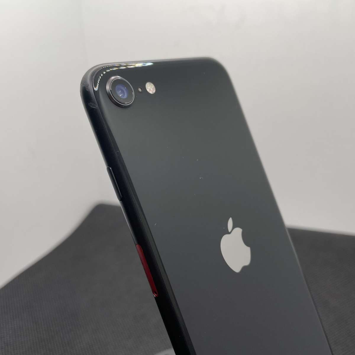 Apple iPhone SE (2020) Black 64GB - No Touch ID