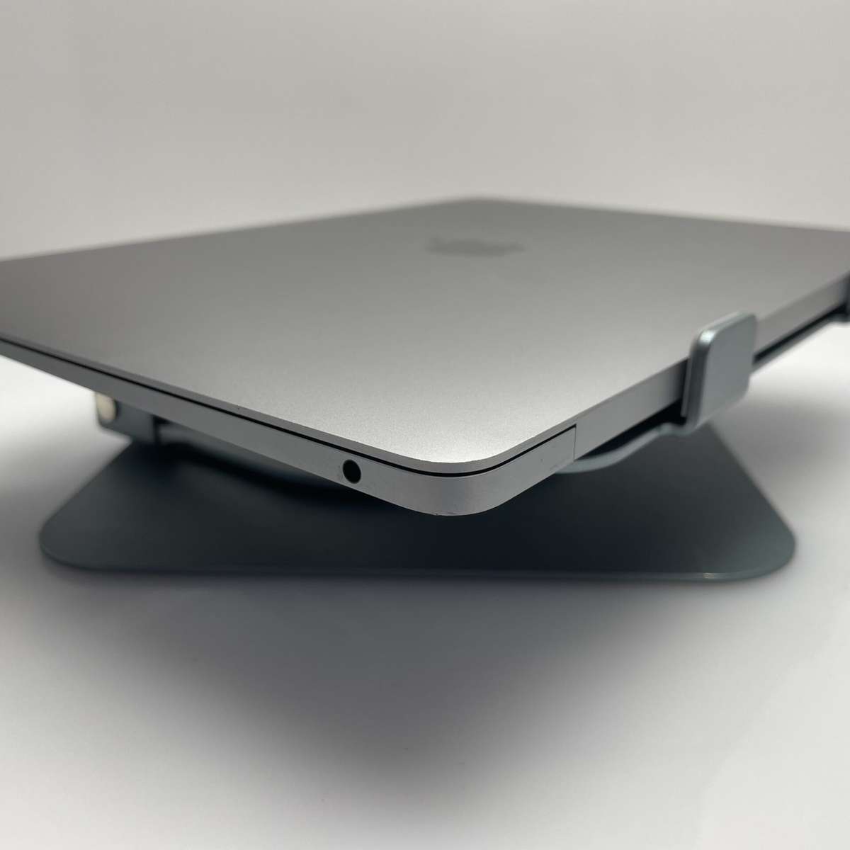 Apple Macbook Air "M1" 13-inch 8CPU/8GPU (2020) 8GB RAM 256GB SSD Space Grey (6 Month Warranty) ...