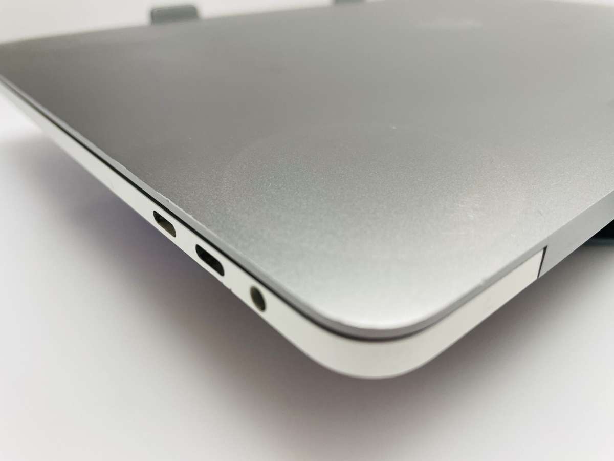 Apple MacBook Pro 15-Inch Core i7 2.60GHz (Touch/2019) 16GB RAM 256GB SSD Grey/Silver - (Gr...