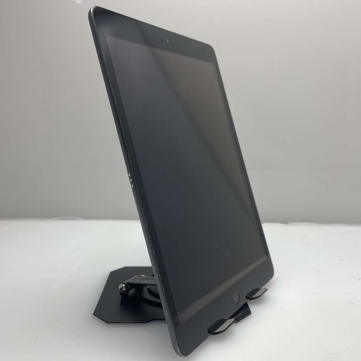 Apple iPad 10.2" 9th Gen 64GB (Wifi Only) Space Grey (3 Month Warranty) - LCD Marks