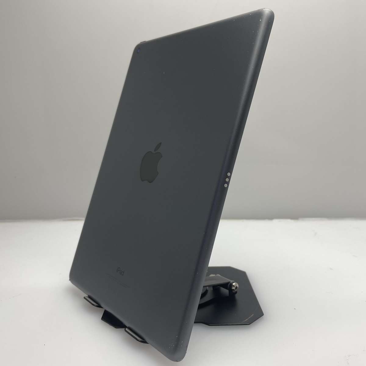 Apple iPad 10.2" 9th Gen 64GB (Wifi Only) Space Grey (3 Month Warranty) - LCD Marks