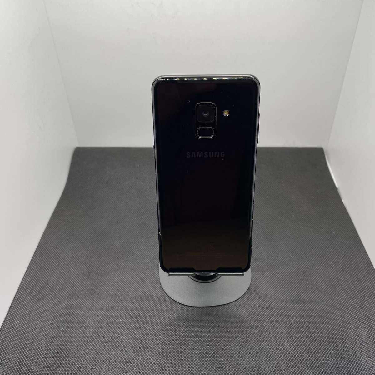 Samsung Galaxy A8 (2018) - (Grade C)