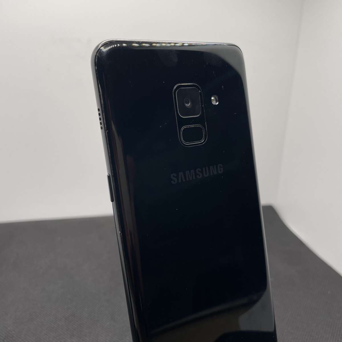 Samsung Galaxy A8 (2018) - (Grade C)