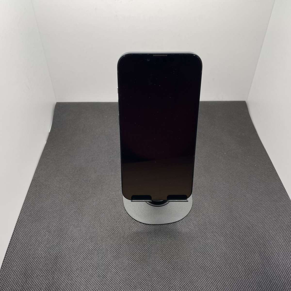 Apple iPhone 13 256GB Midnight (Grade B) - Small Dead Pixel