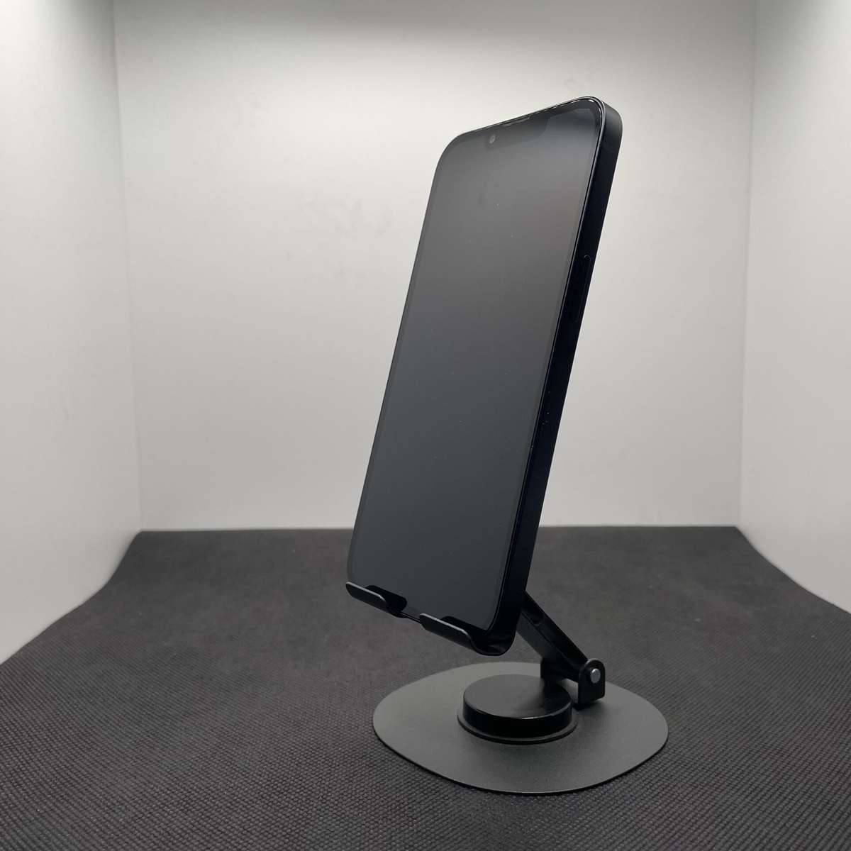 Apple iPhone 13 256GB Midnight (Grade B) - Small Dead Pixel