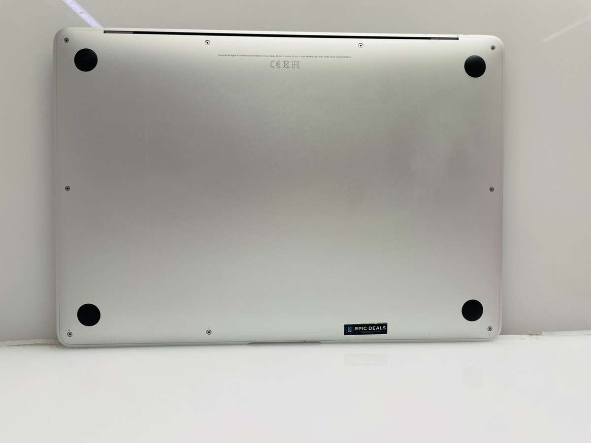 Apple MacBook Air M1 13-Inch 8 CPU/7 GPU (2020) 8GB RAM 256GB SSD Silver - (Grade B)