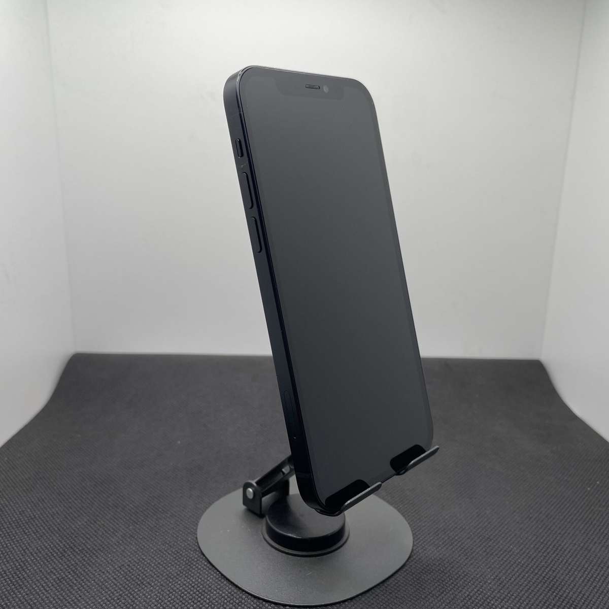 Apple iPhone 12 64GB Black  - (Grade B)