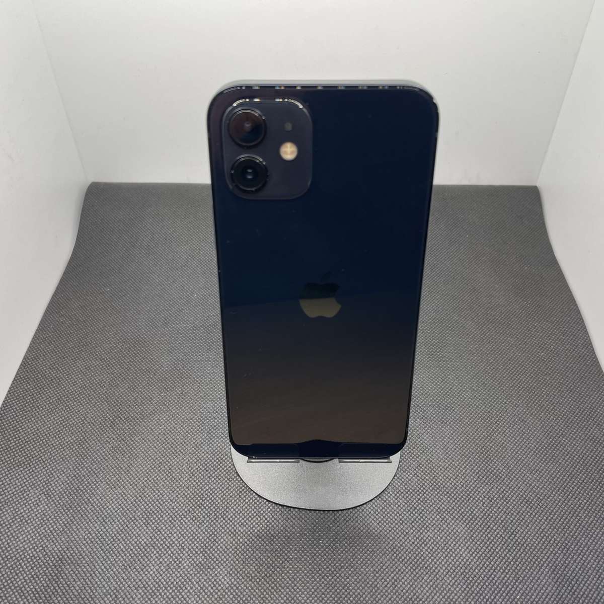 Apple iPhone 12 64GB Black  - (Grade B)