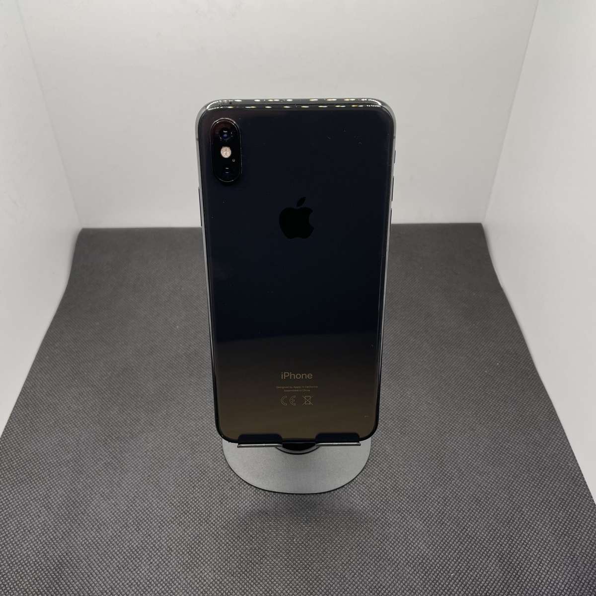 Apple iPhone Xs 64GB Space Gray - (Grade B)