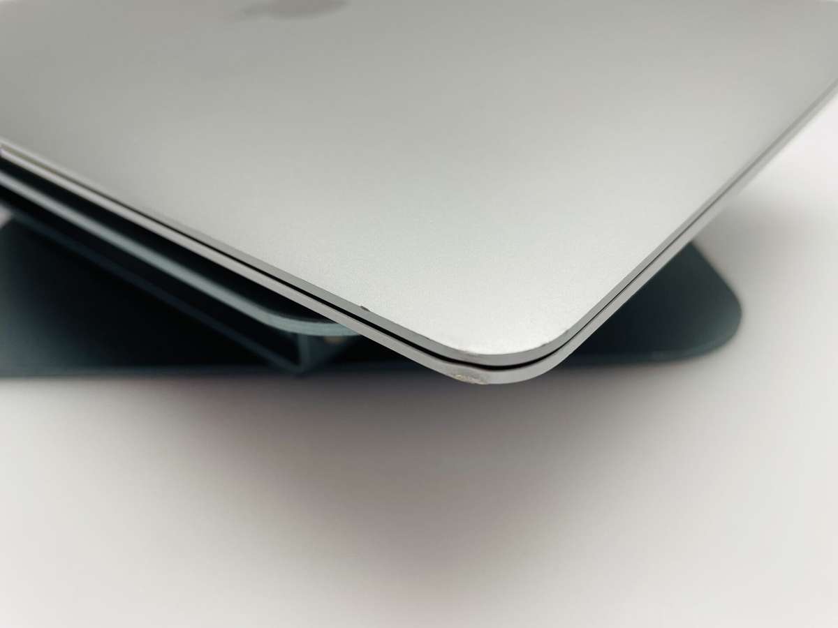 Apple MacBook Air M1 13-Inch 8 CPU/7 GPU (2020) 8GB RAM 256GB SSD Space Grey (Grade C)  ...