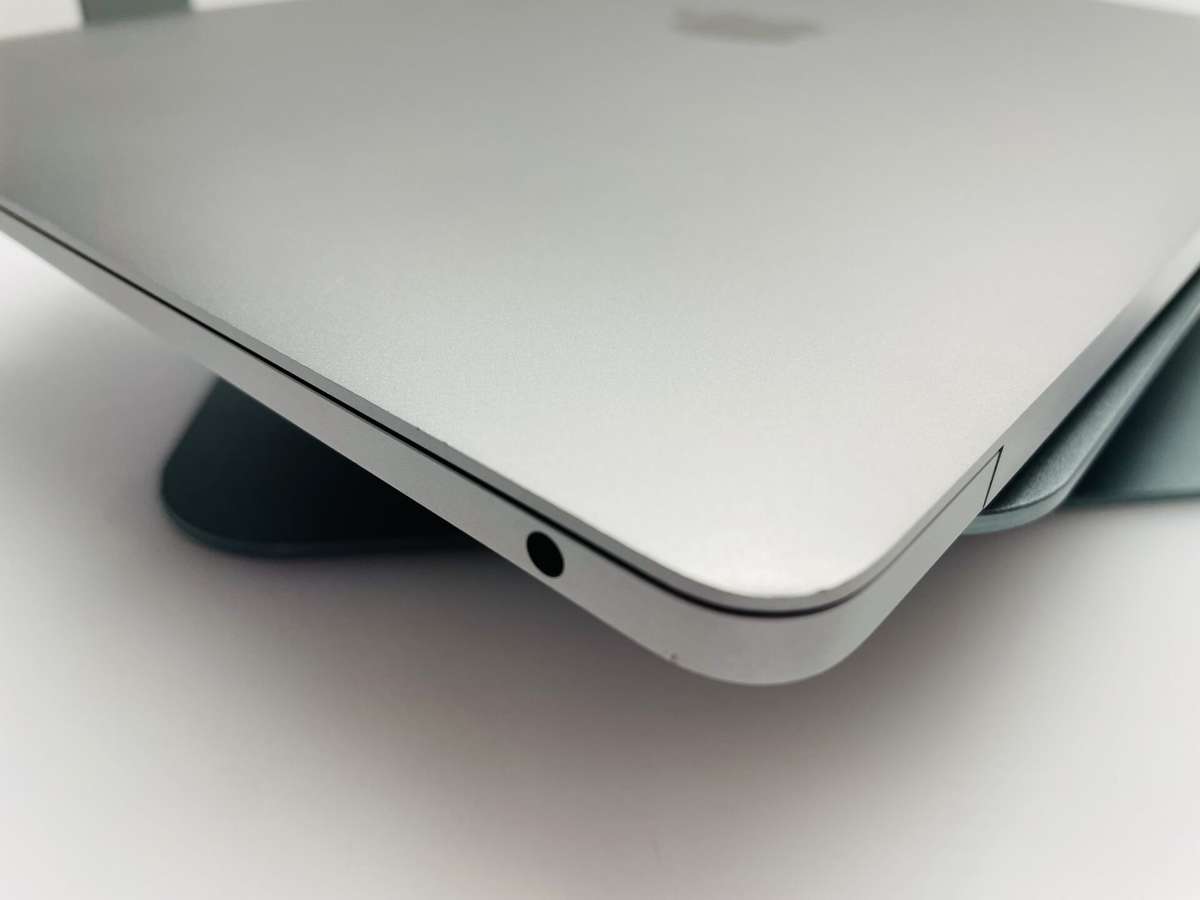 Apple MacBook Air M1 13-Inch 8 CPU/7 GPU (2020) 8GB RAM 256GB SSD Space Grey (Grade C)  ...