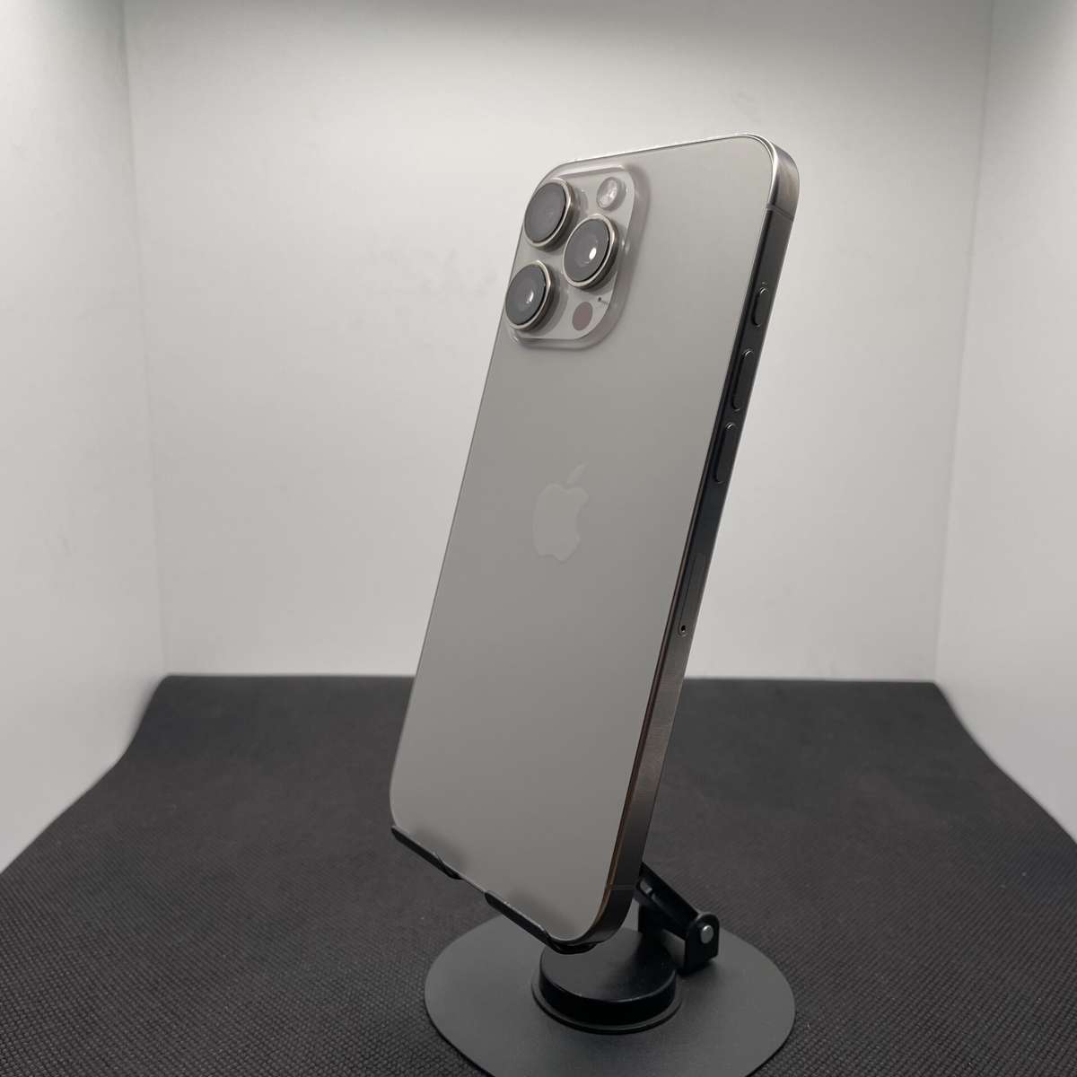 Apple iPhone 16 Pro Max 256GB Natural Titanium - (Grade B)