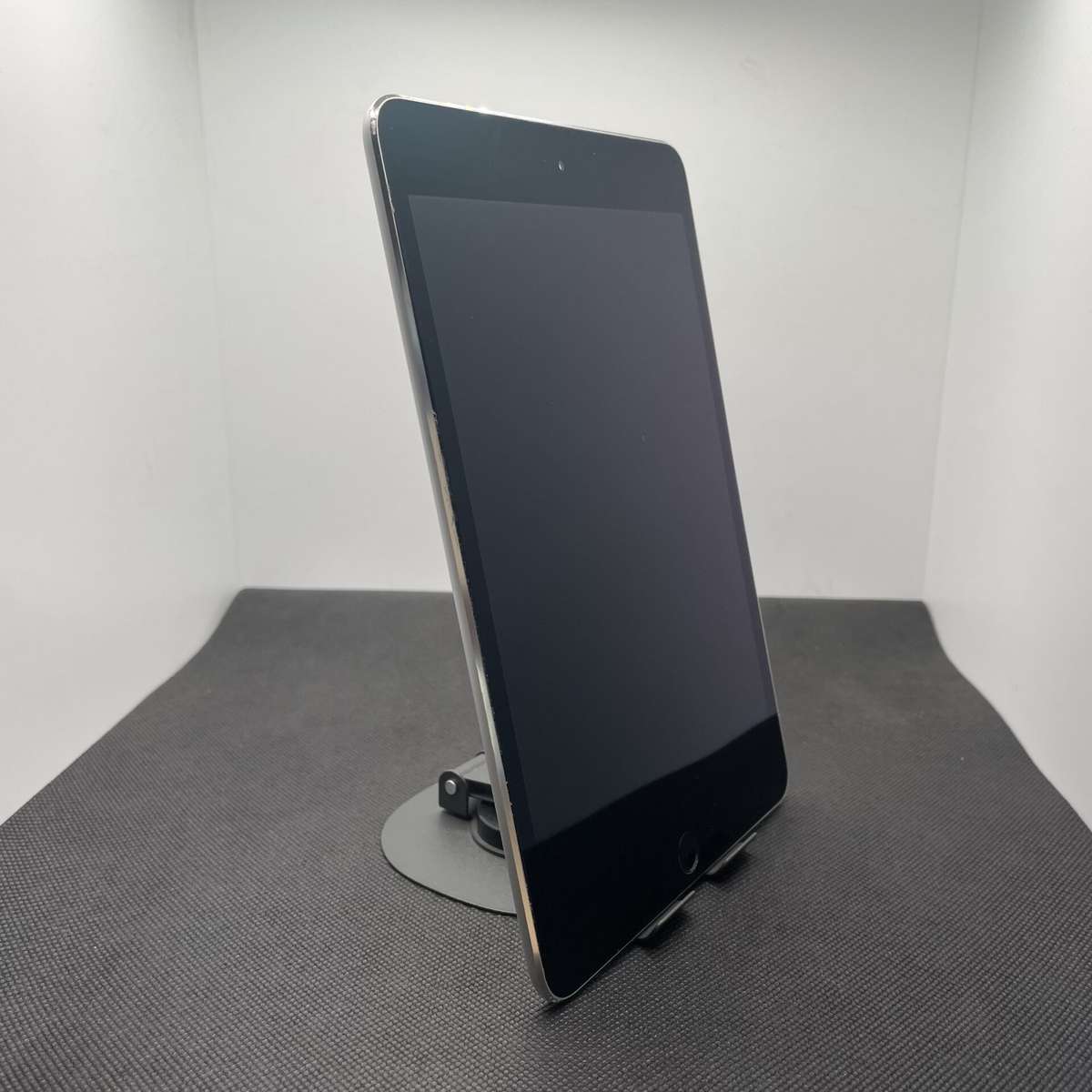 Apple iPad Mini 4 (WiFi Only) 128GB Silver - (Grade B) - No Touch ID