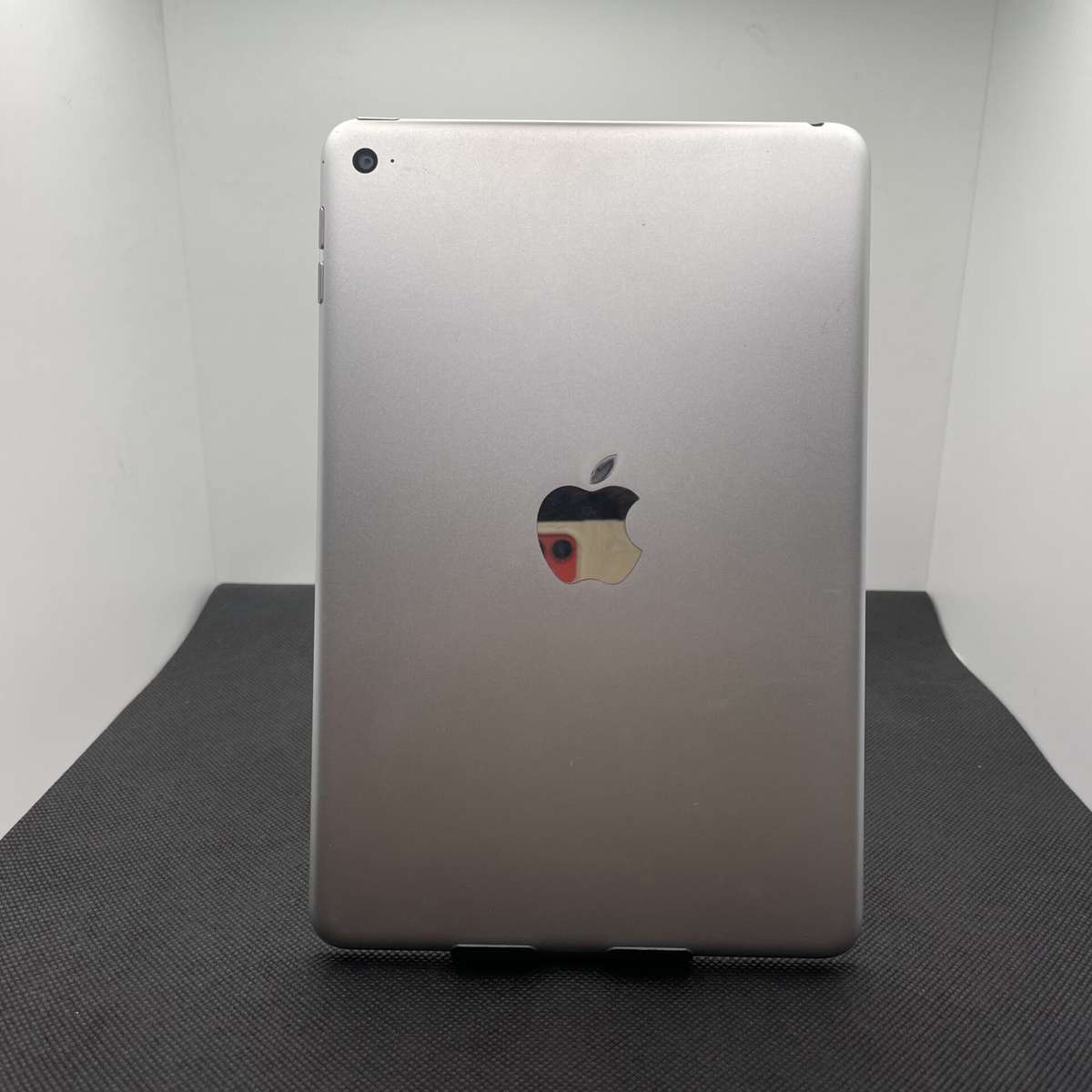Apple iPad Mini 4 (WiFi Only) 128GB Silver - (Grade B) - No Touch ID