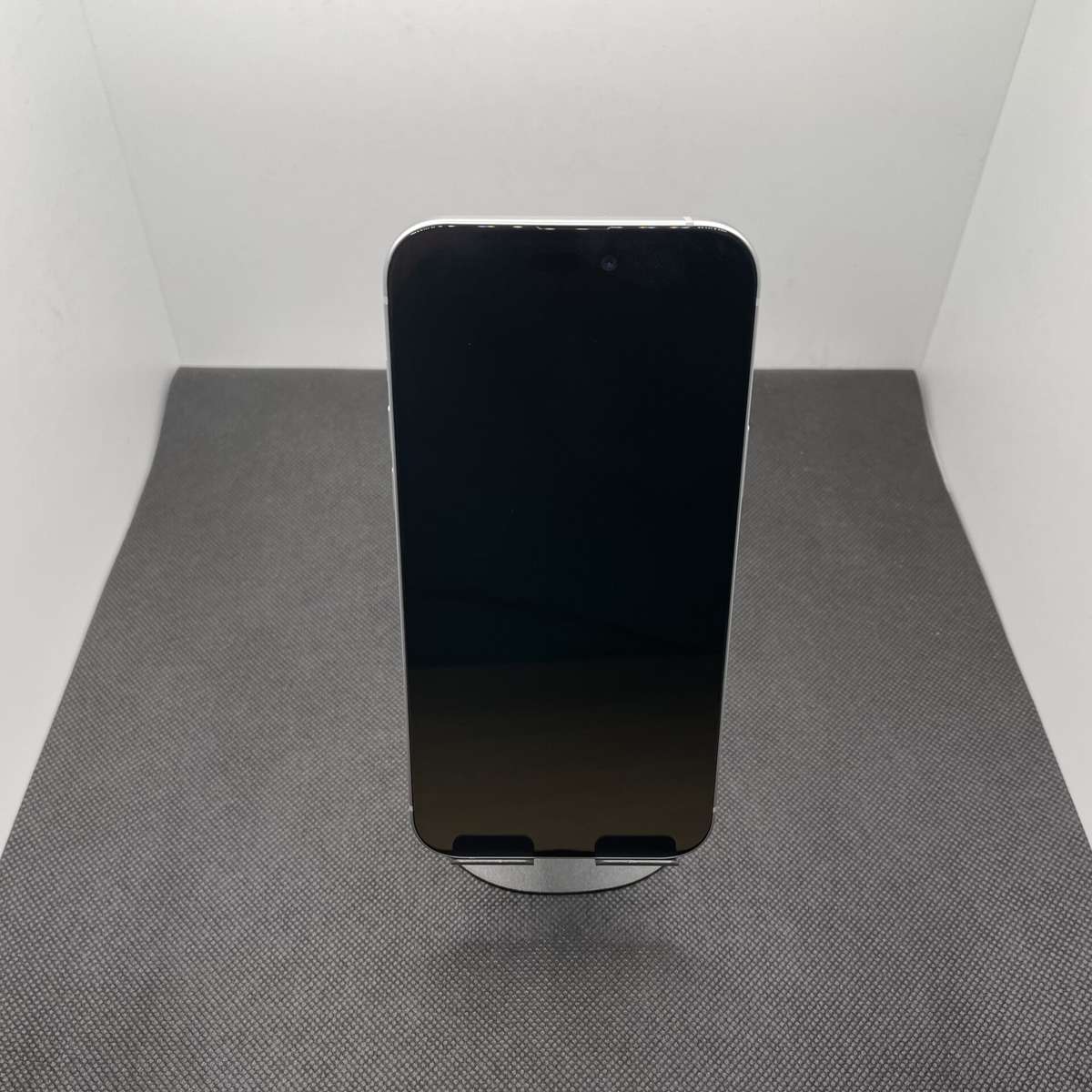 Apple iPhone 15 Plus 256GB Blue (Grade B) - Bright Spots And No Face ID