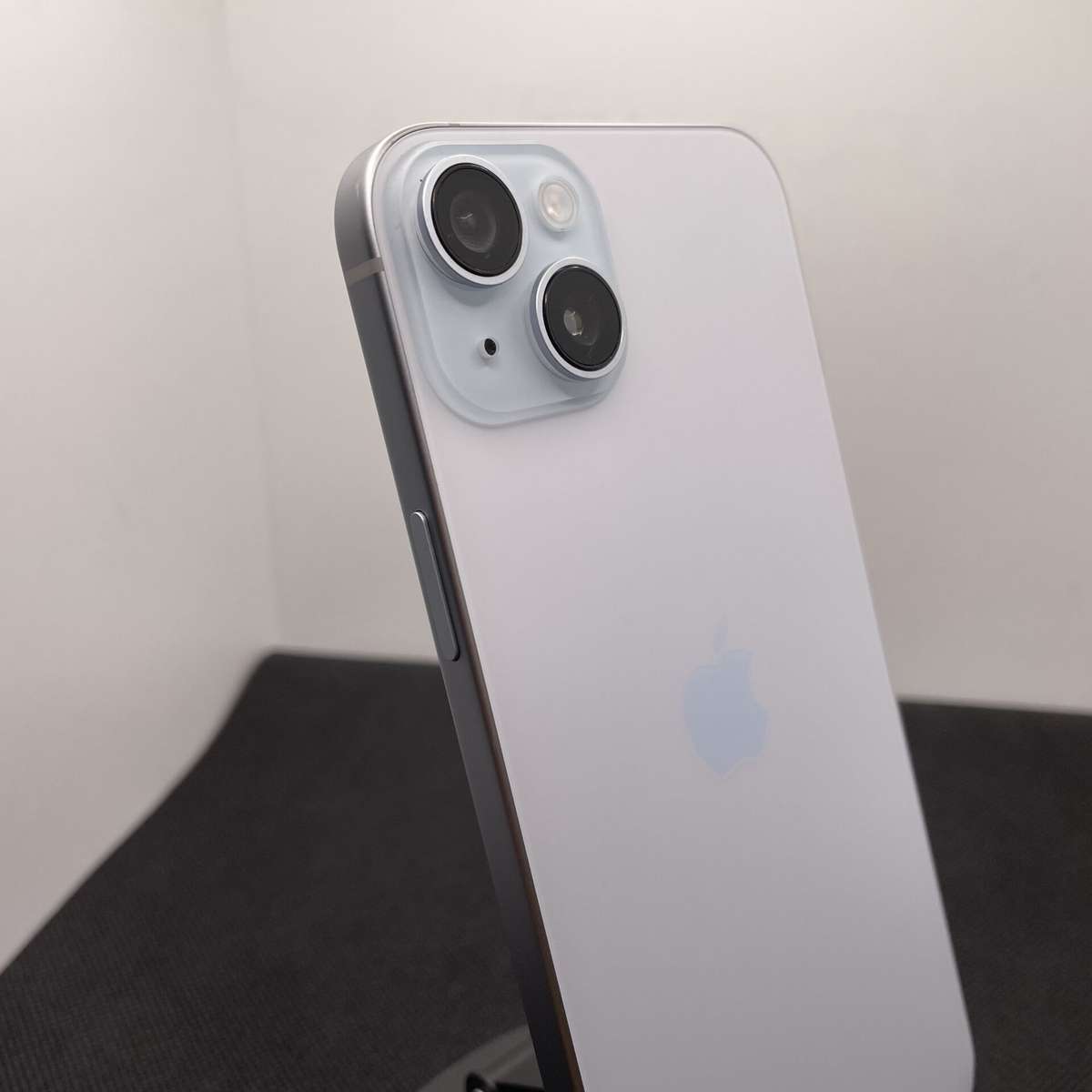 Apple iPhone 15 Plus 256GB Blue (Grade B) - Bright Spots And No Face ID