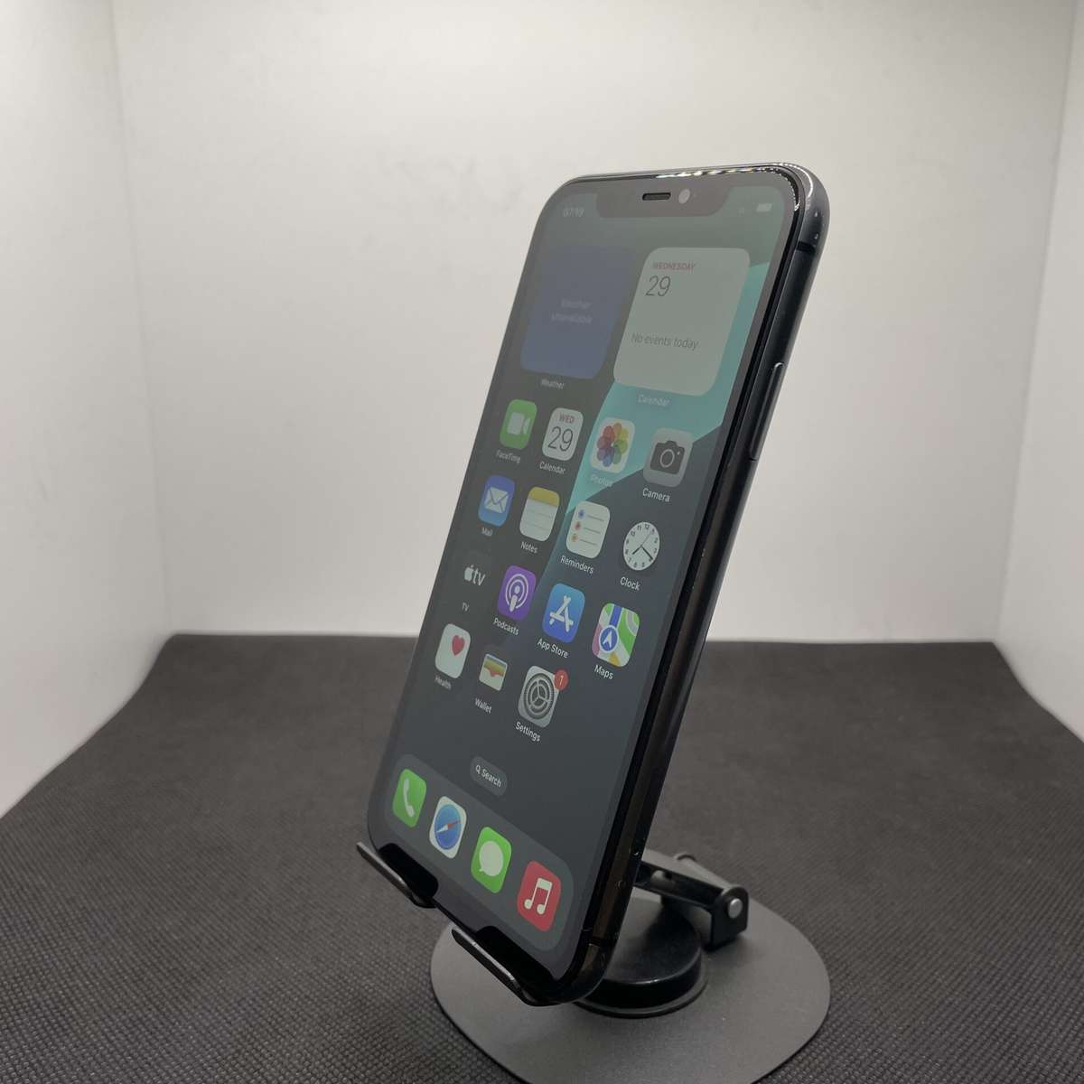 Apple iPhone 11 128GB Black (6 Month Warranty) - Chipped Camera