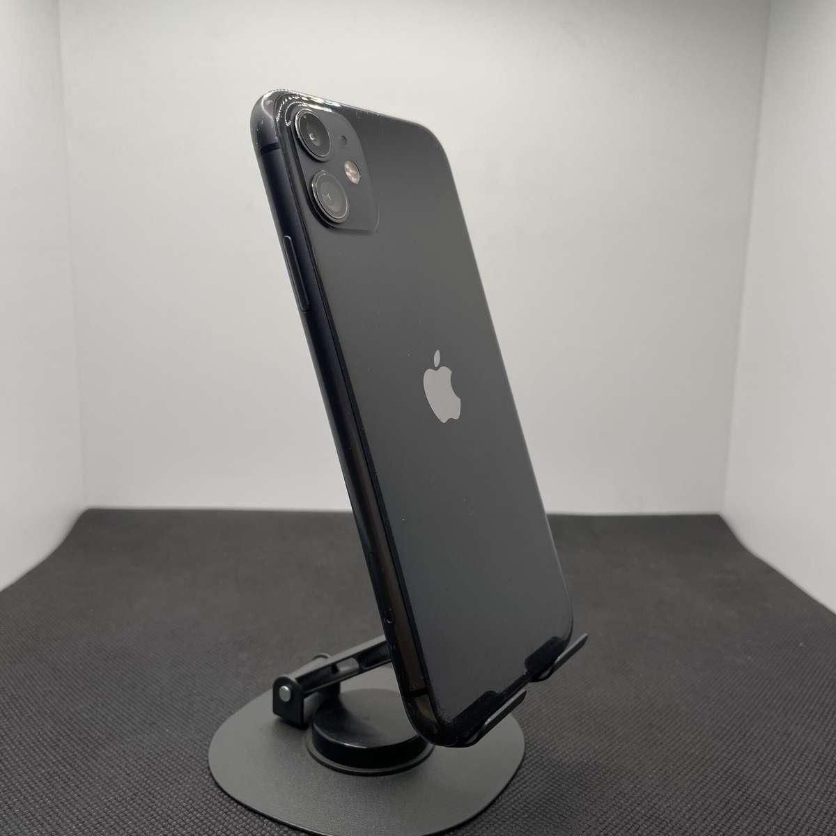 Apple iPhone 11 128GB Black (6 Month Warranty) - Chipped Camera