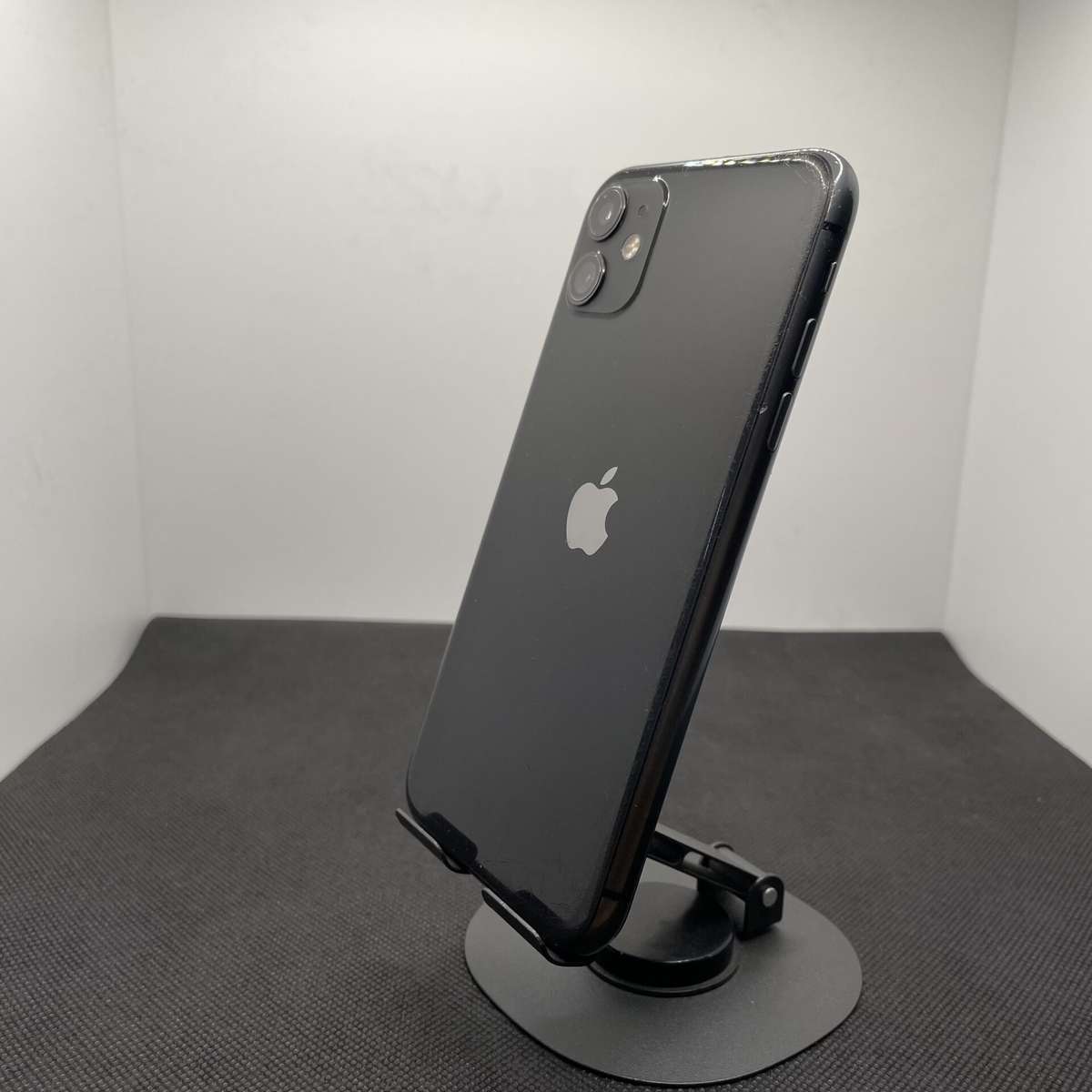 Apple iPhone 11 128GB Black (6 Month Warranty) - Chipped Camera