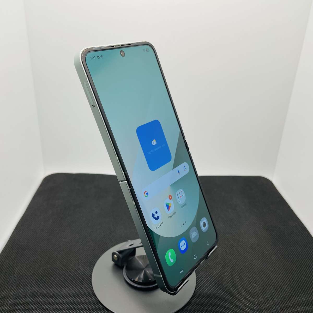 Samsung Galaxy Z Flip 6 256GB Mint  (Grade B)