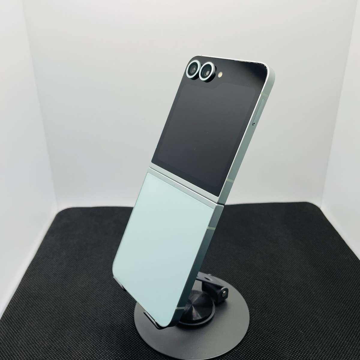 Samsung Galaxy Z Flip 6 256GB Mint  (Grade B)