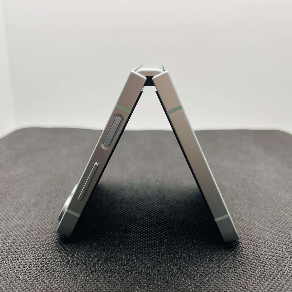 Samsung Galaxy Z Flip 6 256GB Mint  (Grade B)