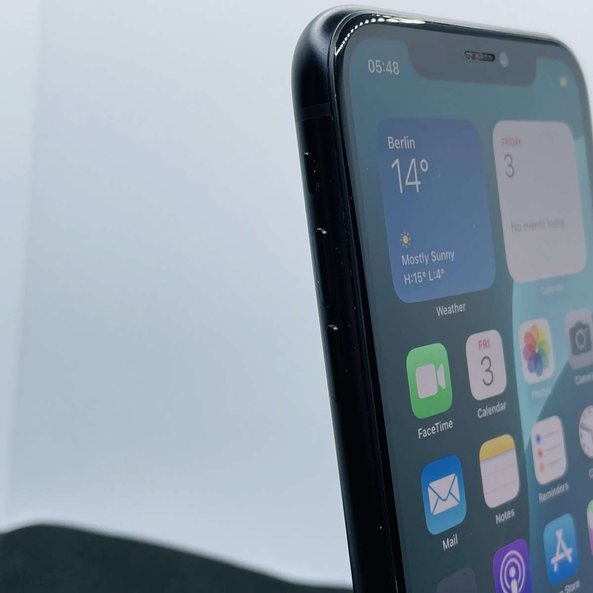 Apple iPhone XR 64GB Black (3 Month Warranty)