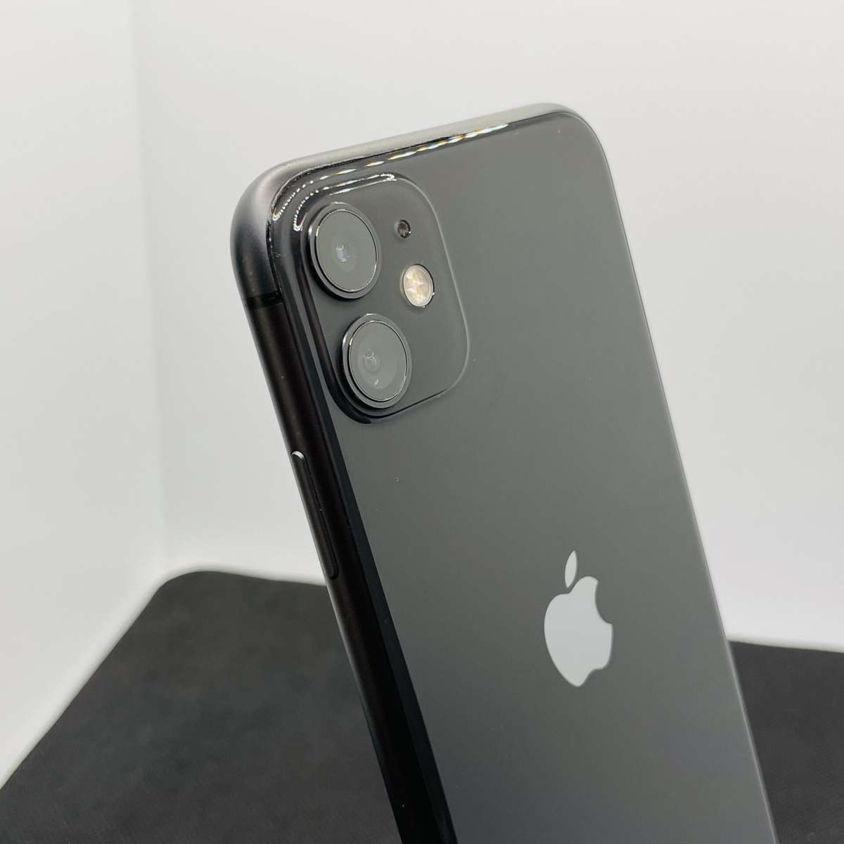 Apple iPhone 11 256GB Black (6 Month Warranty)