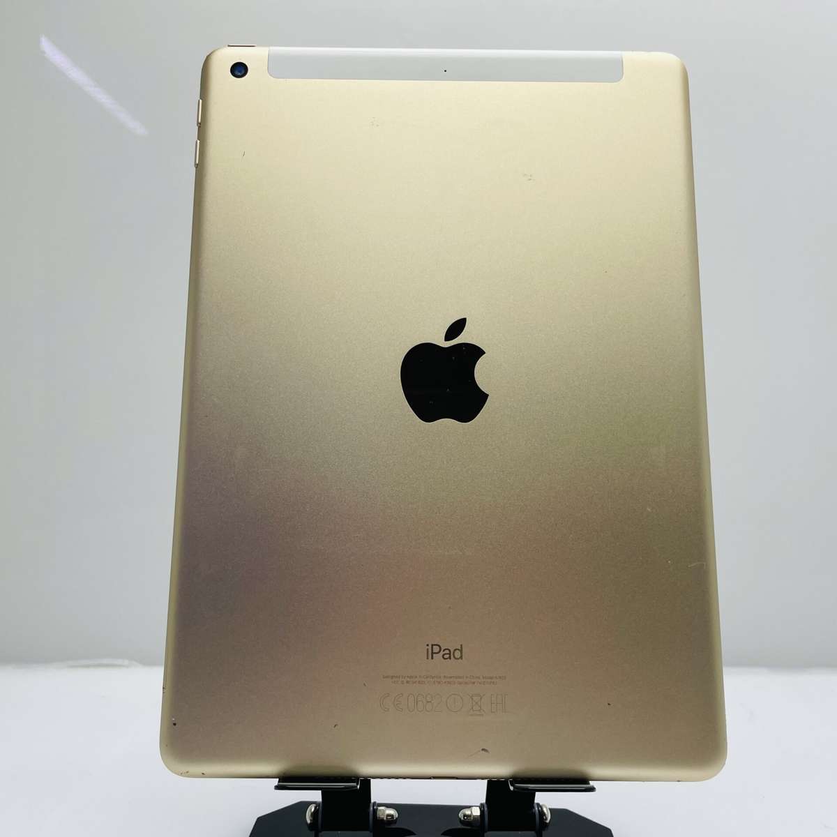 Apple iPad 9.7 5th Gen (WiFi/Cellular) 128GB Gold