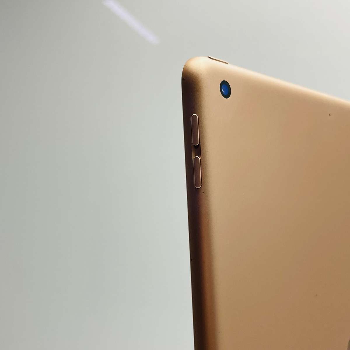 Apple iPad 10.2 8th Gen 32GB (Wifi Only) Gold  No Touch ID