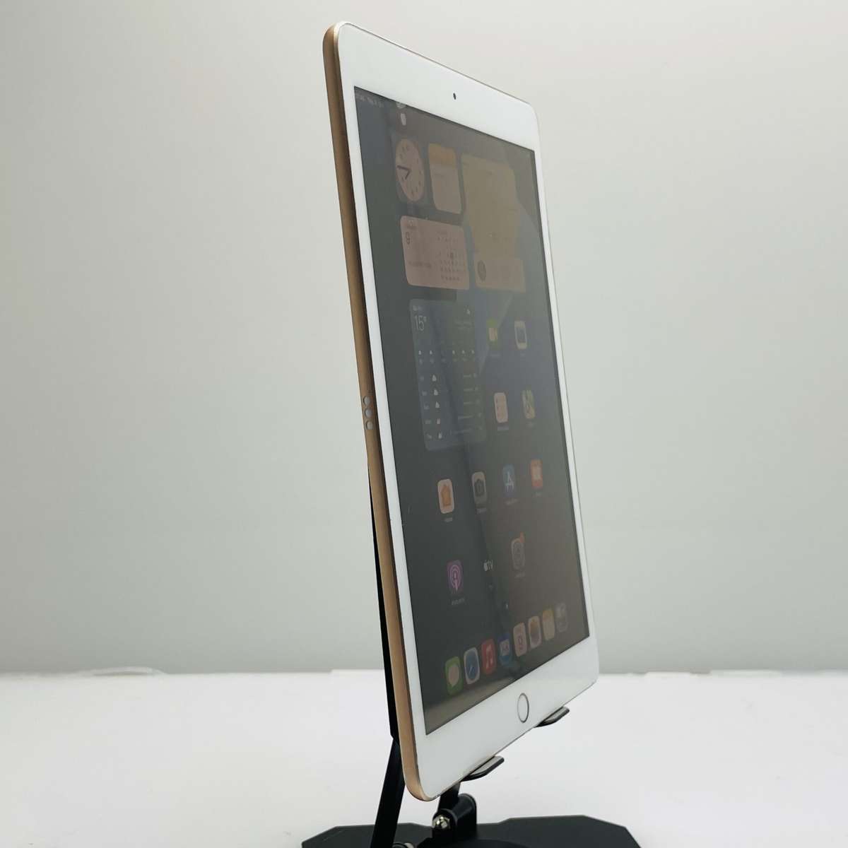 Apple iPad 10.2 7th Gen 32GB (Wifi Only) Gold  No Touch ID | Blurry Front Camera | Minor Sc...